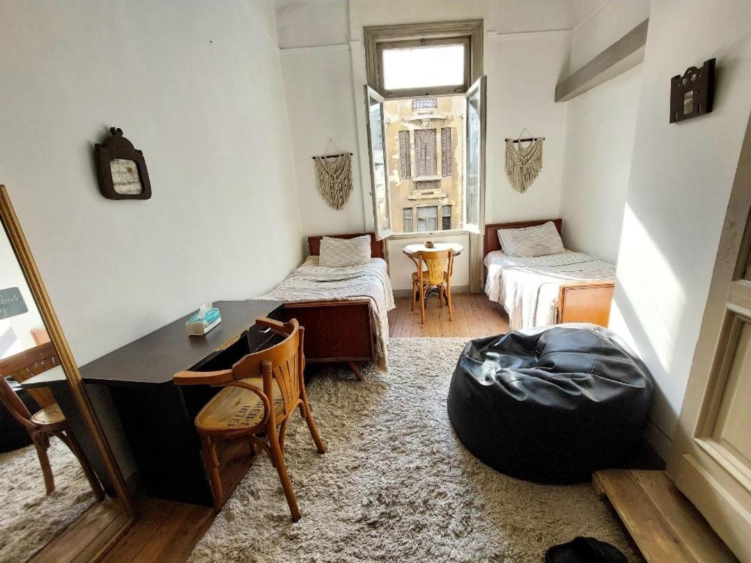 Arab Hostel, Welcoming All Solo And Groups Travellers But, Unmarried Couples Not Allowed Alexandria Exterior foto