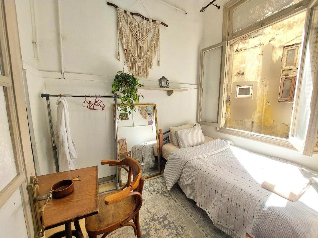 Arab Hostel, Welcoming All Solo And Groups Travellers But, Unmarried Couples Not Allowed Alexandria Exterior foto