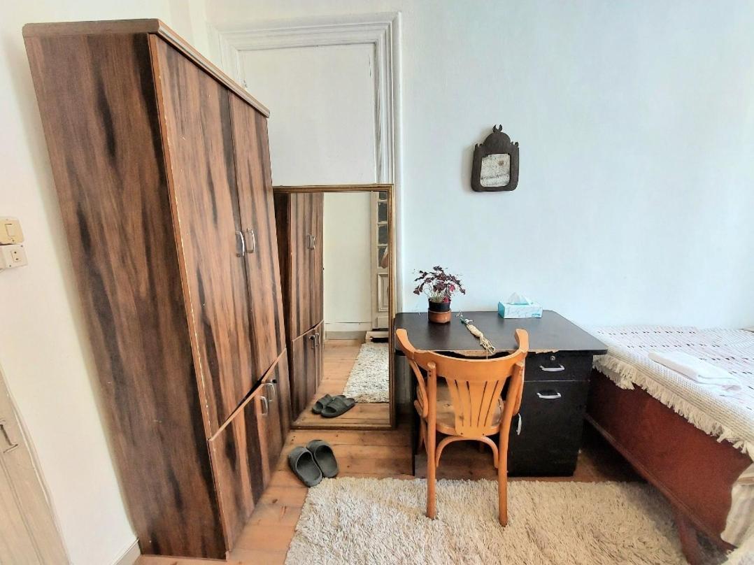 Arab Hostel, Welcoming All Solo And Groups Travellers But, Unmarried Couples Not Allowed Alexandria Exterior foto