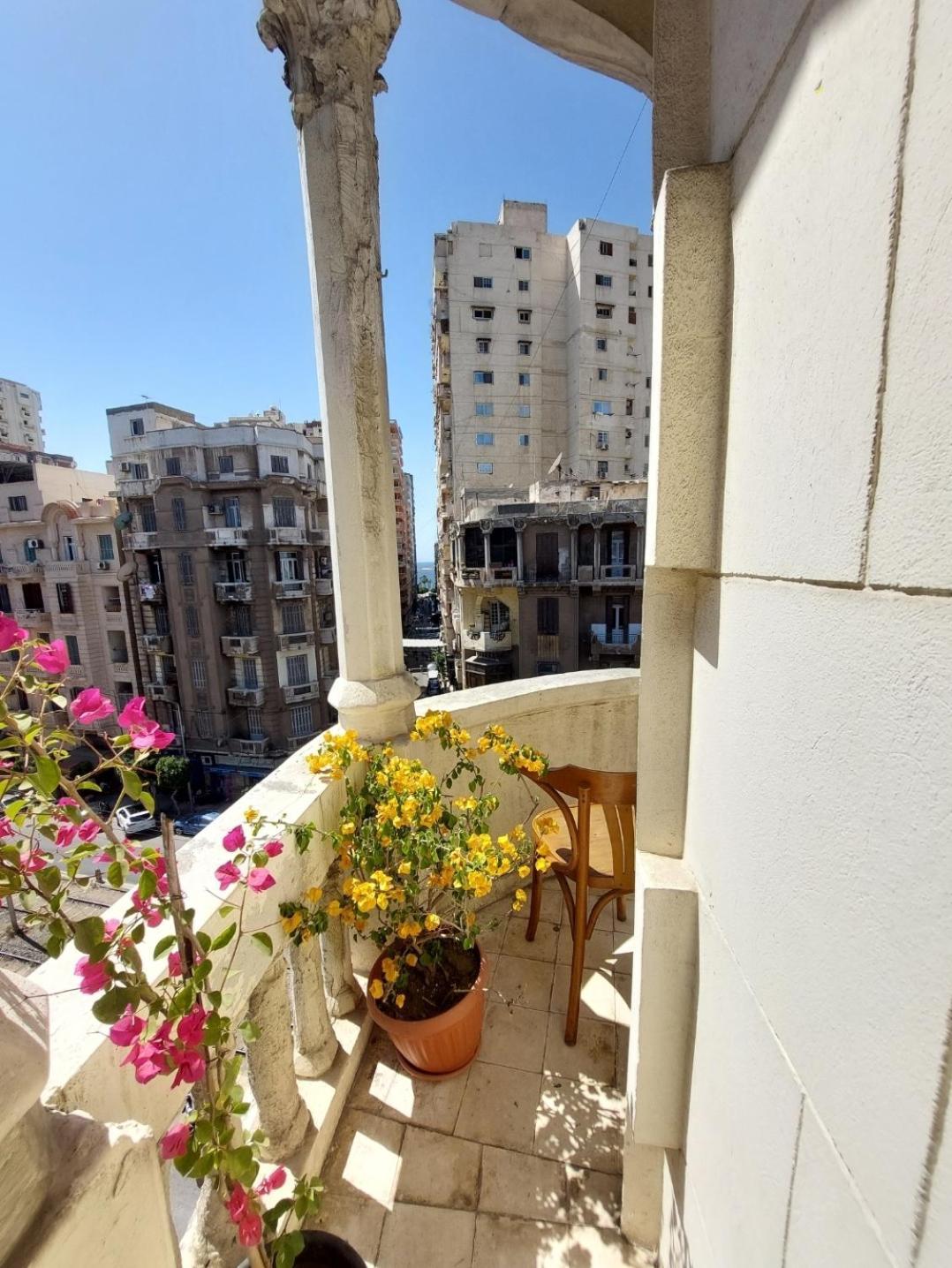 Arab Hostel, Welcoming All Solo And Groups Travellers But, Unmarried Couples Not Allowed Alexandria Exterior foto